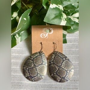 Plunder Teardrop Earrings in Gold and Black